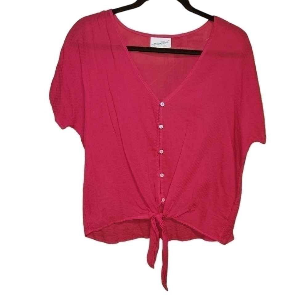 Universal Thread size medium short sleeve shirt. New without tags